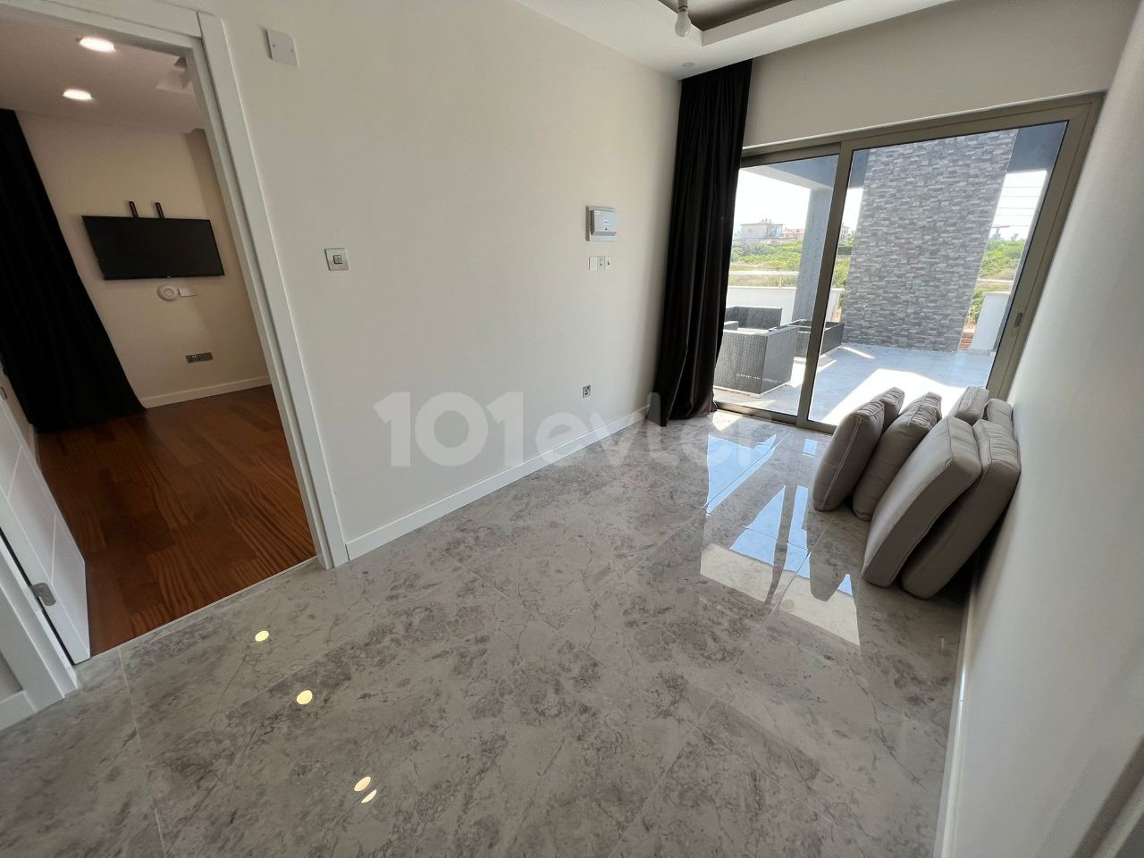 3 BEDROOM LUXURIOUS VILLA FOR RENT IN ÇATALKÖY BY THE SEA !!!