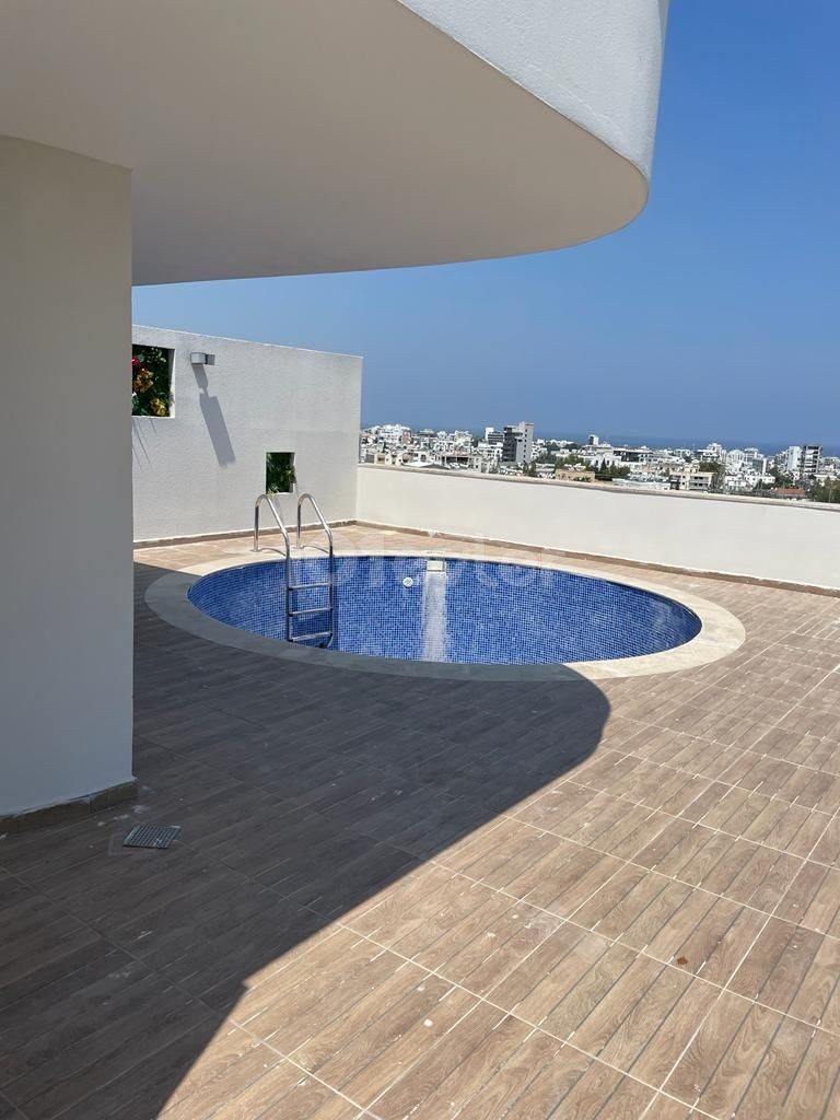 DUPLEX FLAT FOR RENT WITH PRIVATE POOL!!