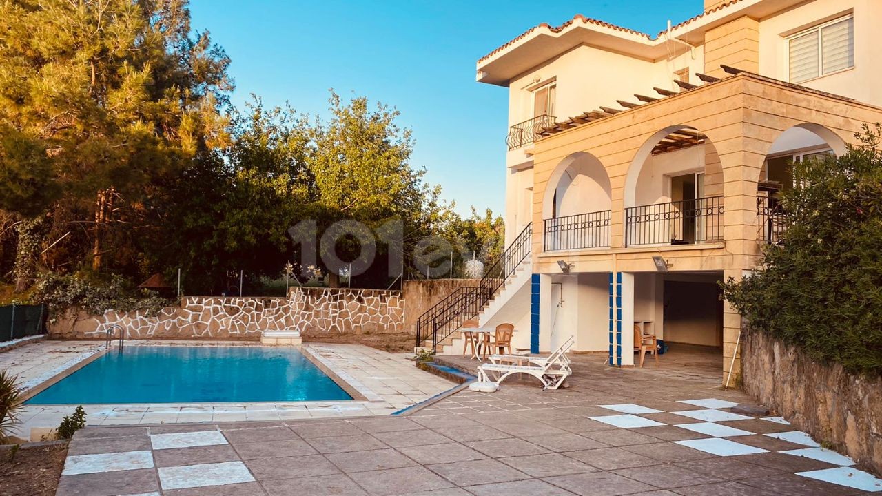 Kyrenia, Dogankoy 4 +1 tage zu vermieten villa mit privatem Pool + 905428777144 ** 