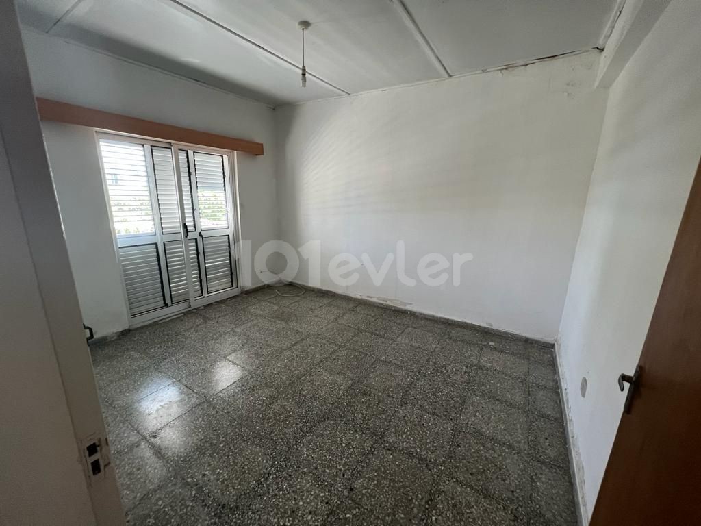 3+1 DETACHED BARGAIN FLAT IN KYRENIA CENTER!!!