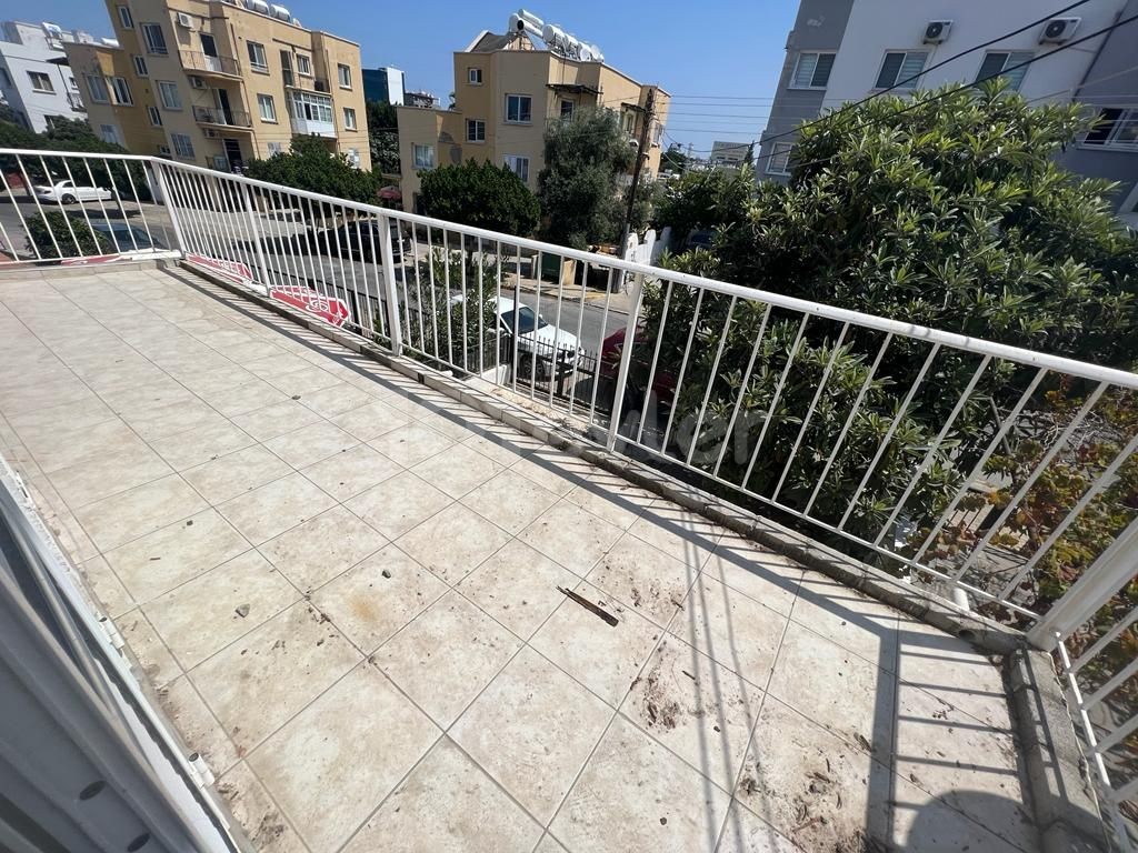 3+1 DETACHED BARGAIN FLAT IN KYRENIA CENTER!!!