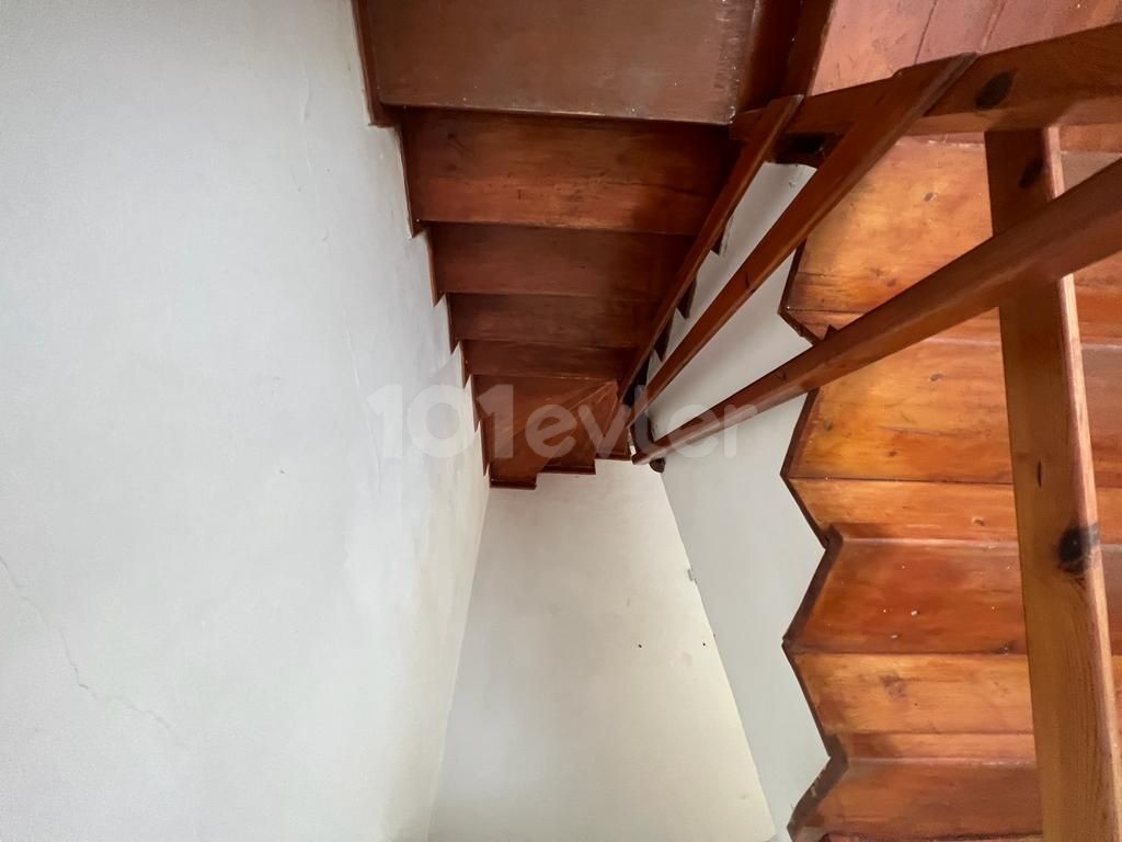 3+1 DETACHED BARGAIN FLAT IN KYRENIA CENTER!!!