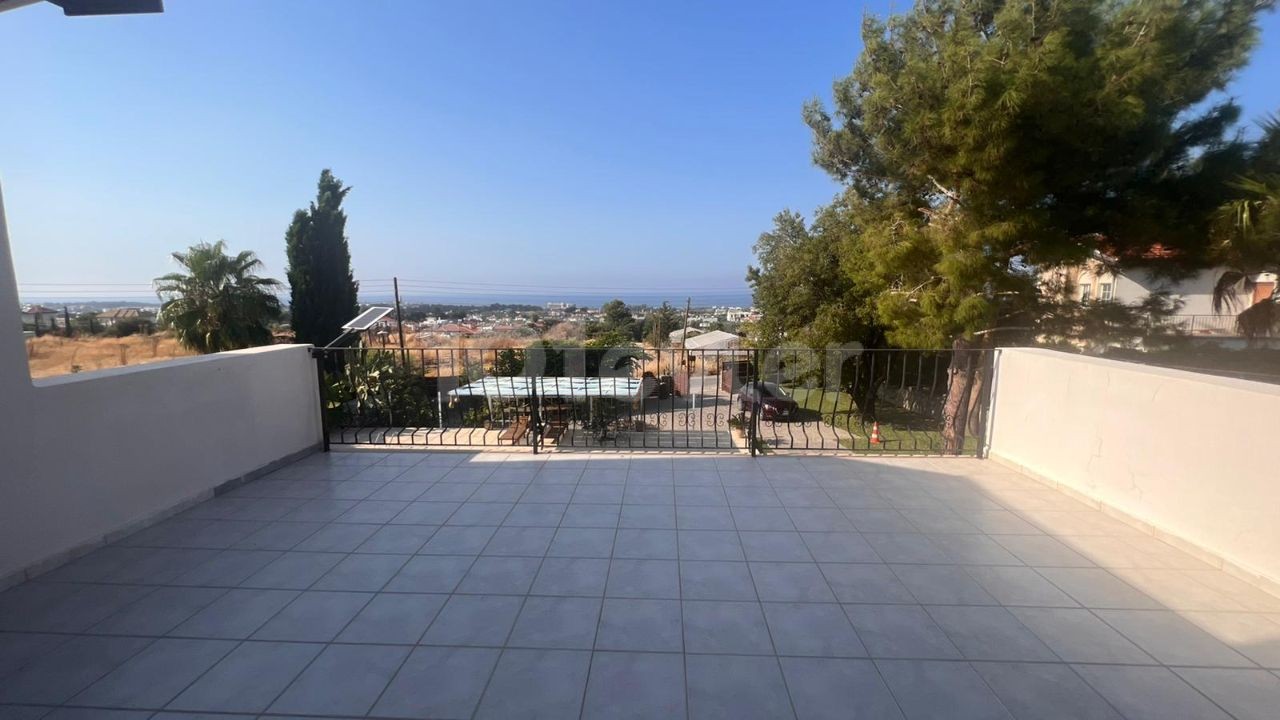 Lapta da Dağ ve Deniz Manzaralı Özel Havuzlu Kiralık Villa!!