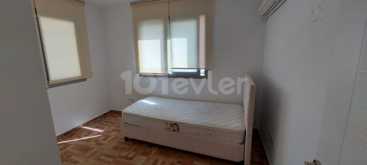 Kyrenia Zentrum 2 + 1 Wohnung ** 