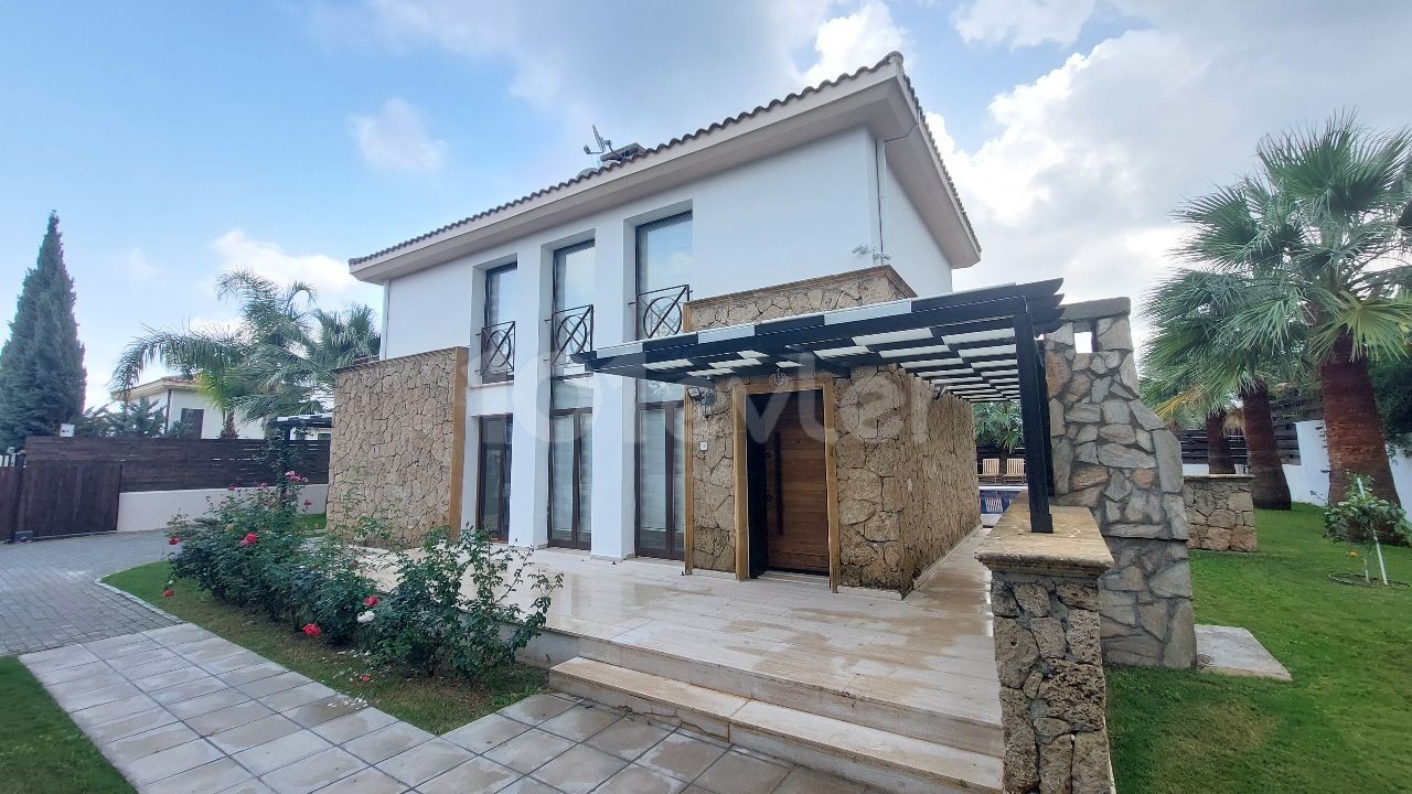 Bellapais, satilik 4+1 ozel havuzlu villa , TURK MALI +905428777144 Русский, Englisch, Türkisch