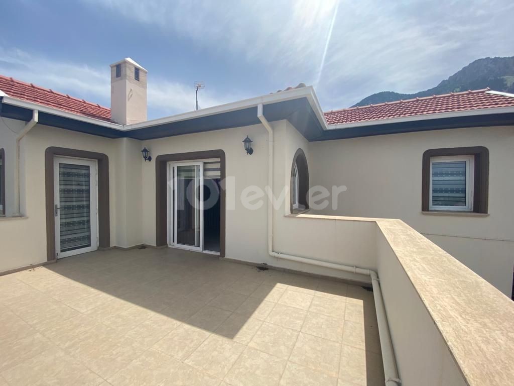 Lapta da Özel Havuzlu Deniz Manzaralı Eşyalı Kiralık Villa!