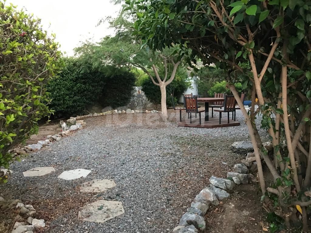 Lapta da Özel Havuzlu Deniz Manzaralı Eşyalı Kiralık Villa!