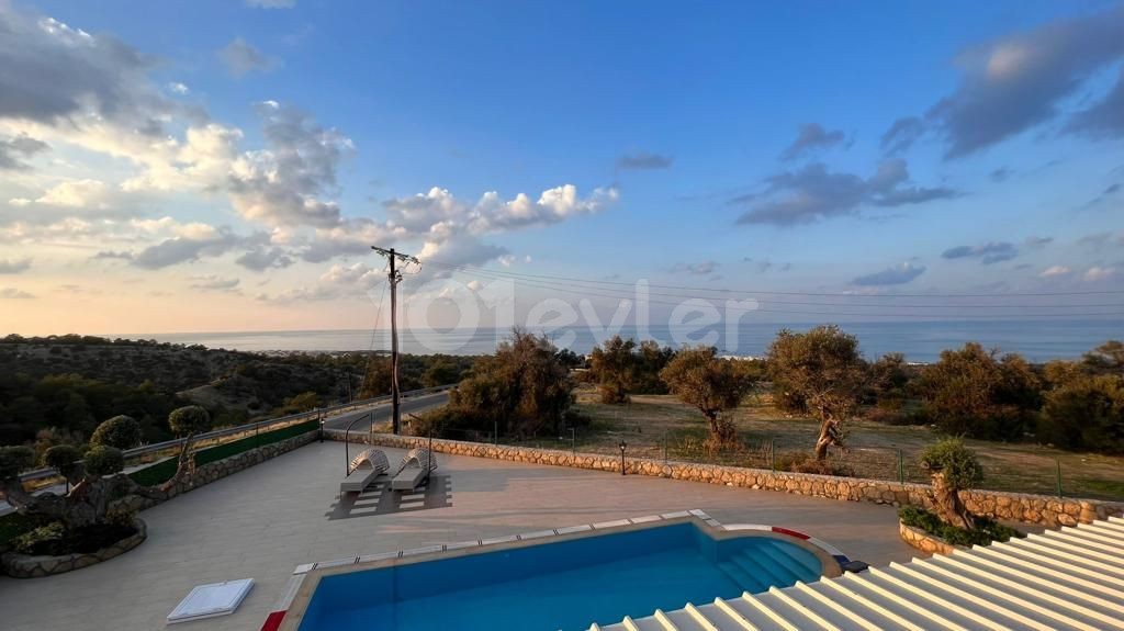 EIN RUHIGES UND FRIEDLICHES HAUS, WO SIE EINEN HERRLICHEN BLICK AUF DAS MEER UND DIE BERGE ZUSAMMEN IN DER KARAAGAC BEREICH FINDEN KÖNNEN, KANN IHR SEIN. . . 