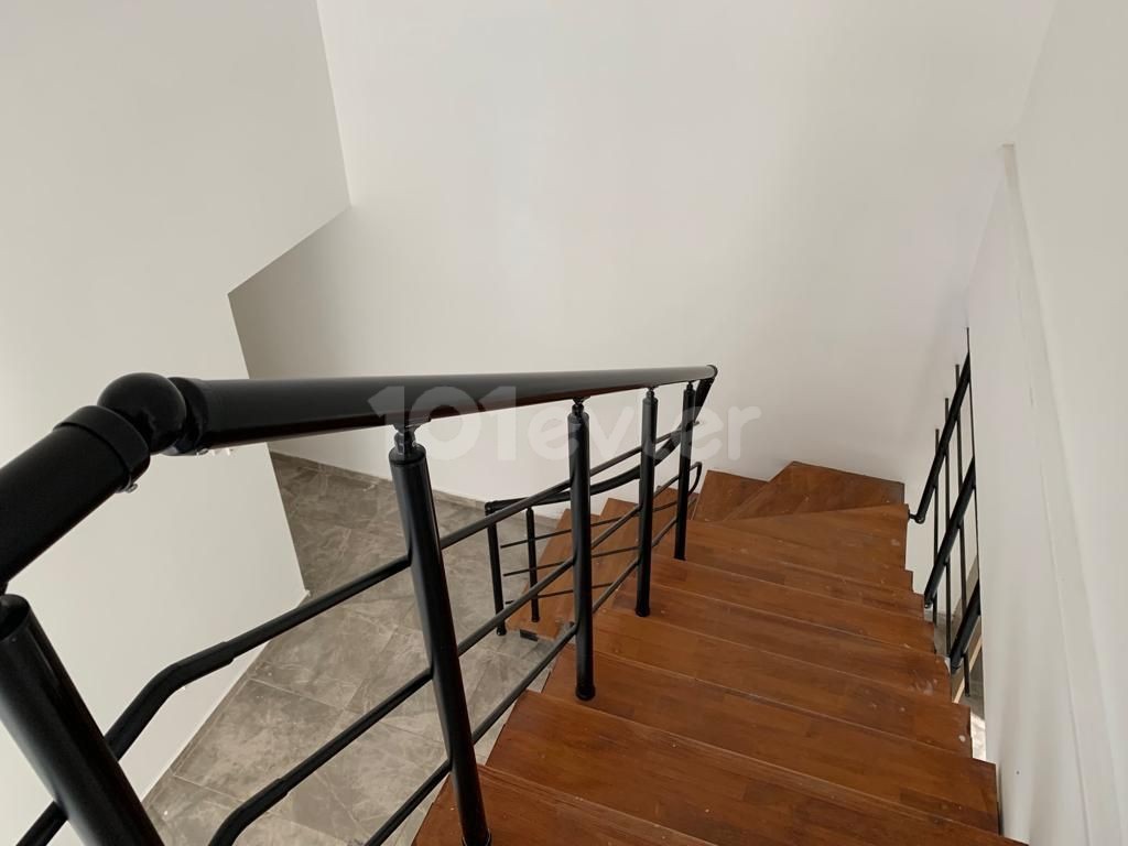 KACIRILMAZ FIRSAT LOFT DAIRE 3 YATAK ODALI - ALSANCAK - 