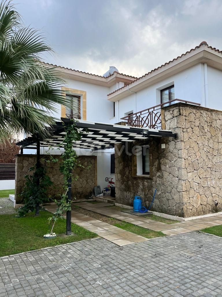 Villa To Rent in Bellapais, Kyrenia