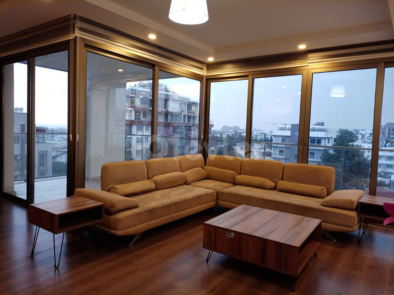 GİRNE ŞEHİR MERKEZİN'DE 3 YATAK ODALI FULL EŞYALI KİRALIK PENTHOUSE!!