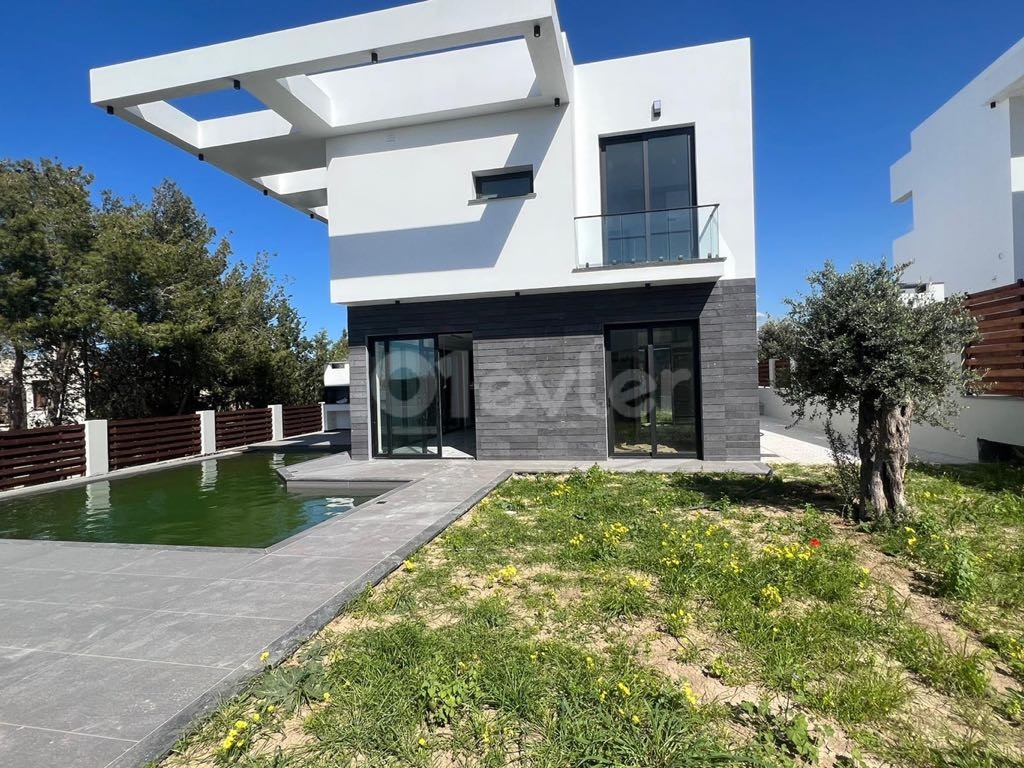 4 BEDROOM MODERN DESİGN VILLA FOR SALE IN OZANKOY- KYRENIA 