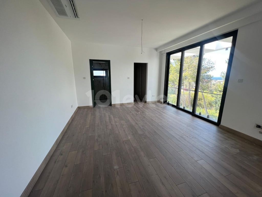 4 BEDROOM MODERN DESİGN VILLA FOR SALE IN OZANKOY- KYRENIA 