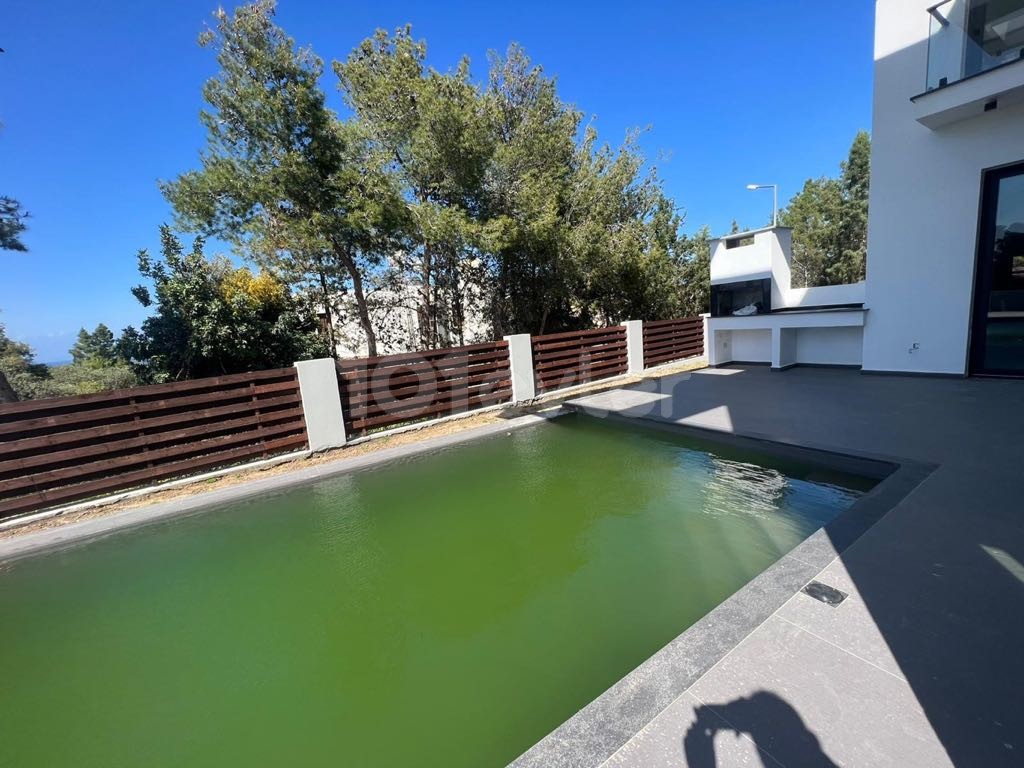 4 BEDROOM MODERN DESİGN VILLA FOR SALE IN OZANKOY- KYRENIA 