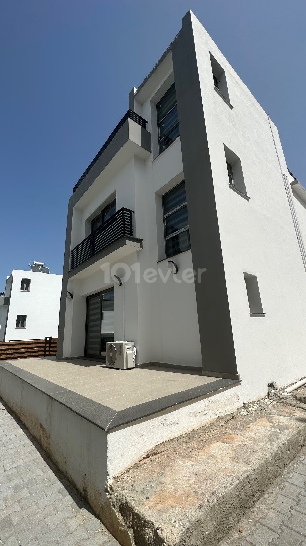 LUXURIOUS DETACHED HOUSE IN CRACKALKOY