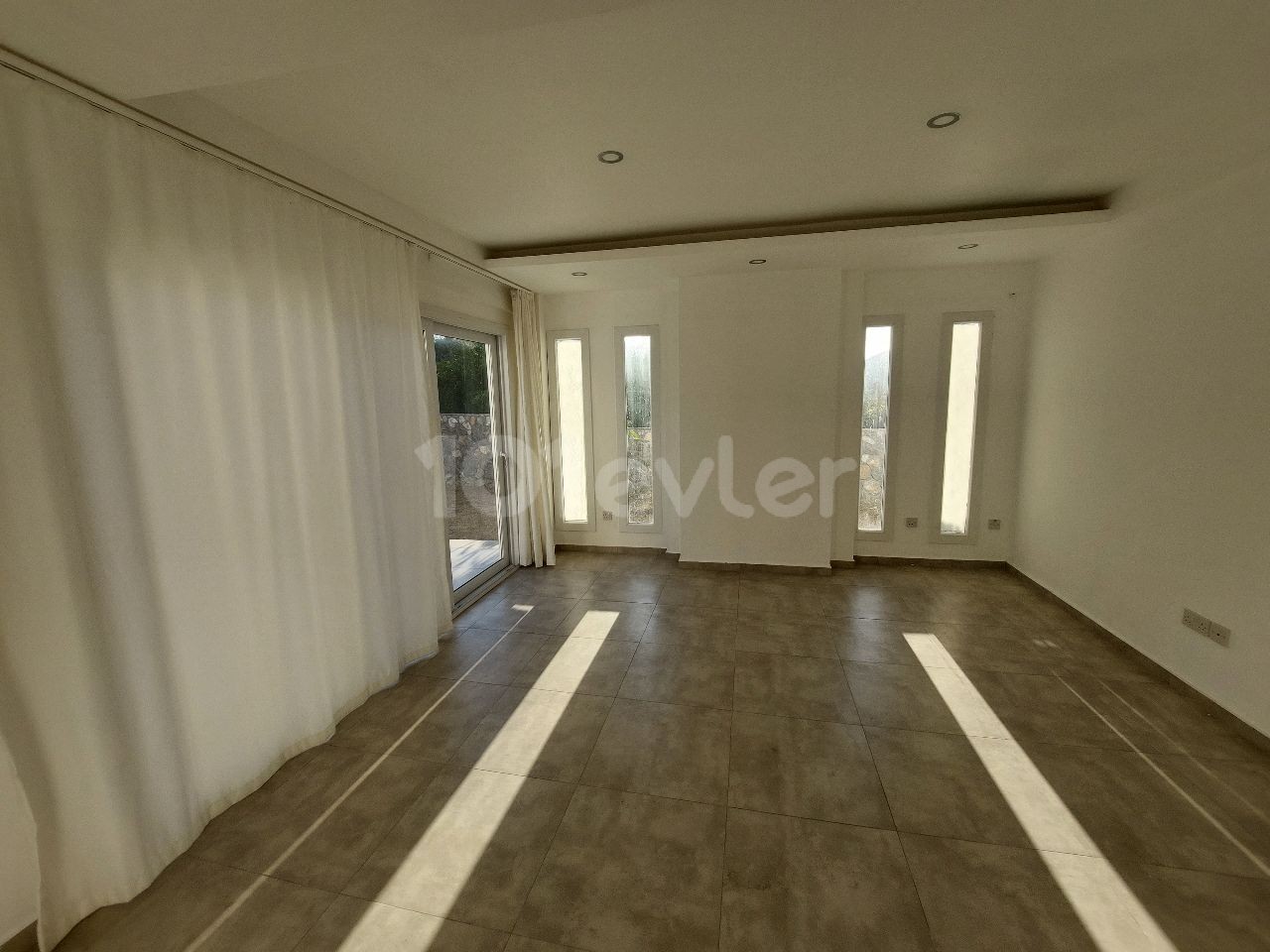 Bellapayis,  4+1 satilik villa, Necat British okula yürüme mesafede  +905428777144 Русский, Türkçe,  English 