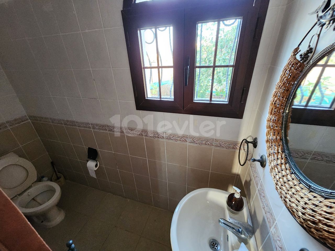 Karşıyaka, 3+1 villa for rent, close to the sea +905428777144 Русский, Turkish, English