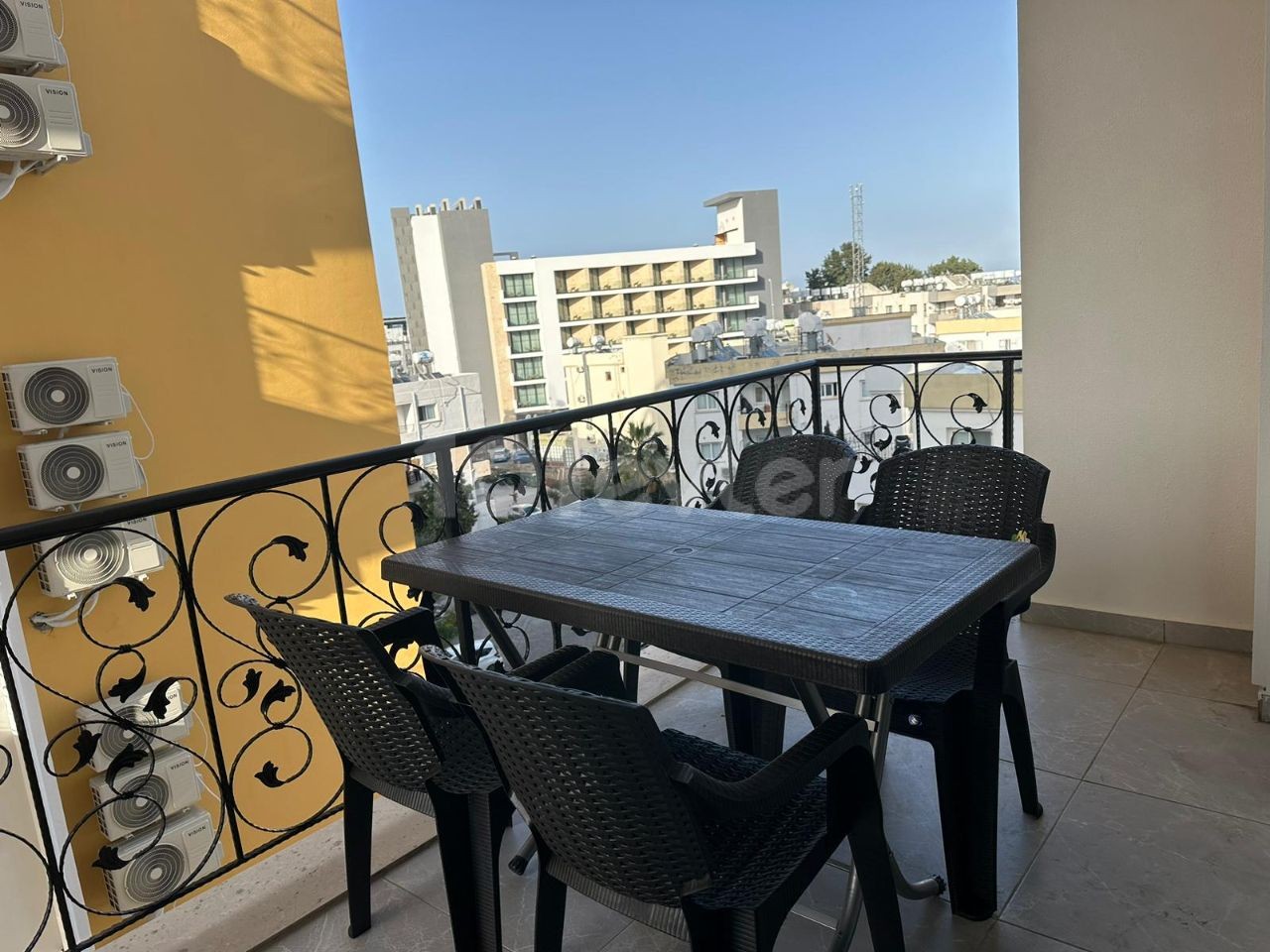 NEUE 2+1-WOHNUNG ZU VERMIETEN IM KYRENIA CENTER