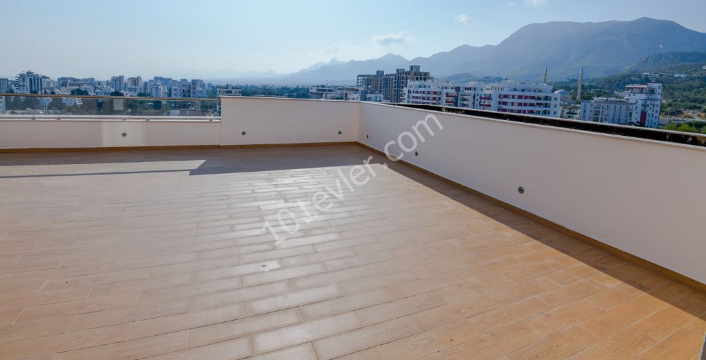 Kıbrıs Girne Merkezde Satılık 3+1 Duplex Penthouse