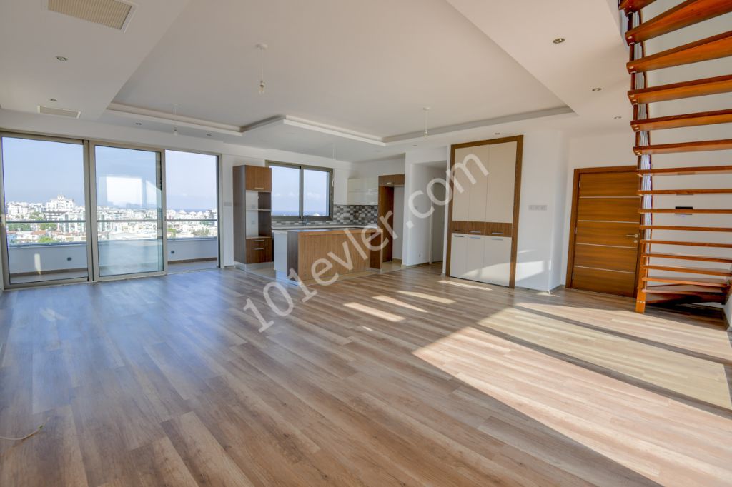 Kıbrıs Girne Merkezde Satılık 3+1 Duplex Penthouse