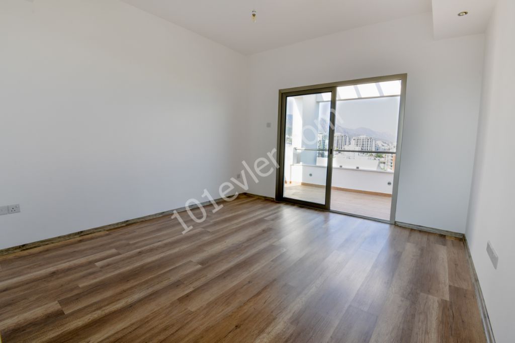 Kıbrıs Girne Merkezde Satılık 3+1 Duplex Penthouse