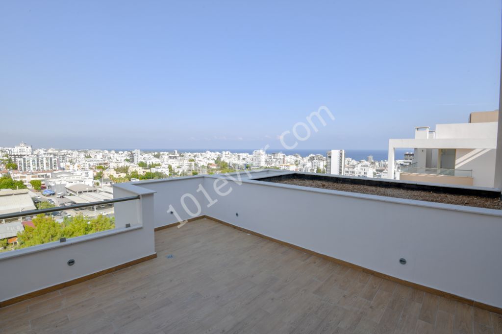 Kıbrıs Girne Merkezde Satılık 3+1 Duplex Penthouse