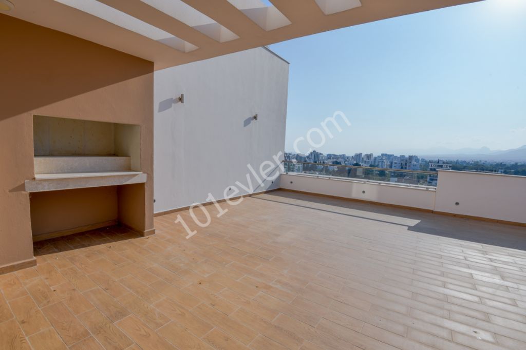 Kıbrıs Girne Merkezde Satılık 3+1 Duplex Penthouse