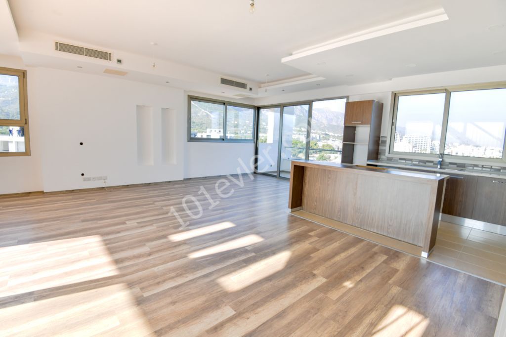 Kıbrıs Girne Merkezde Satılık 3+1 Duplex Penthouse