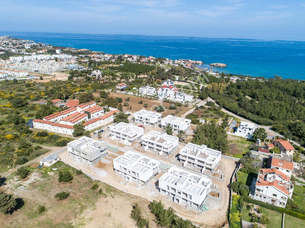 Kıbrıs Girne Alsancak'ta Site İçerisinde Lüks 2+1 Bahçeli Daire