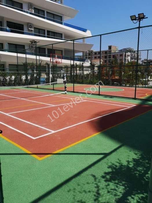 Girne Merkez de Lux Site İçerisinde 4+1 Kiralık Daire