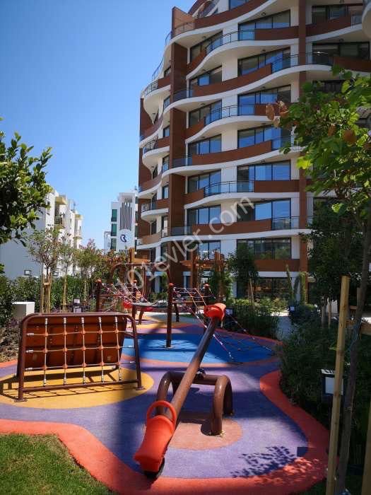 Girne Merkez de Lux Site İçerisinde 3+1 Kiralık Daire