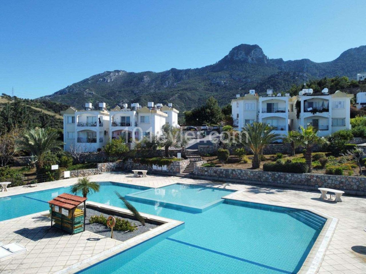2 + 1 Apartments for Sale in Kyrenia /Çatalköy on a Decent, Quiet Site with a Pool, Intertwined with Nature ** 