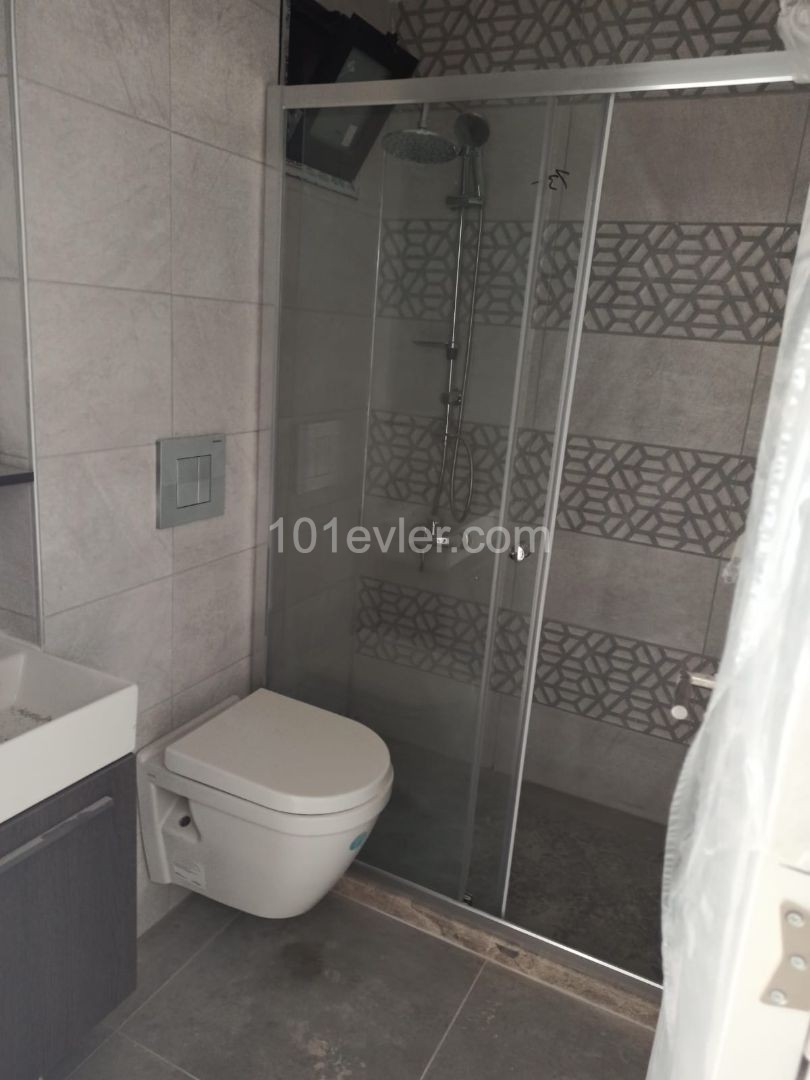 Spacious 2 + 1 apartment for sale in the center of Kyrenia ** 