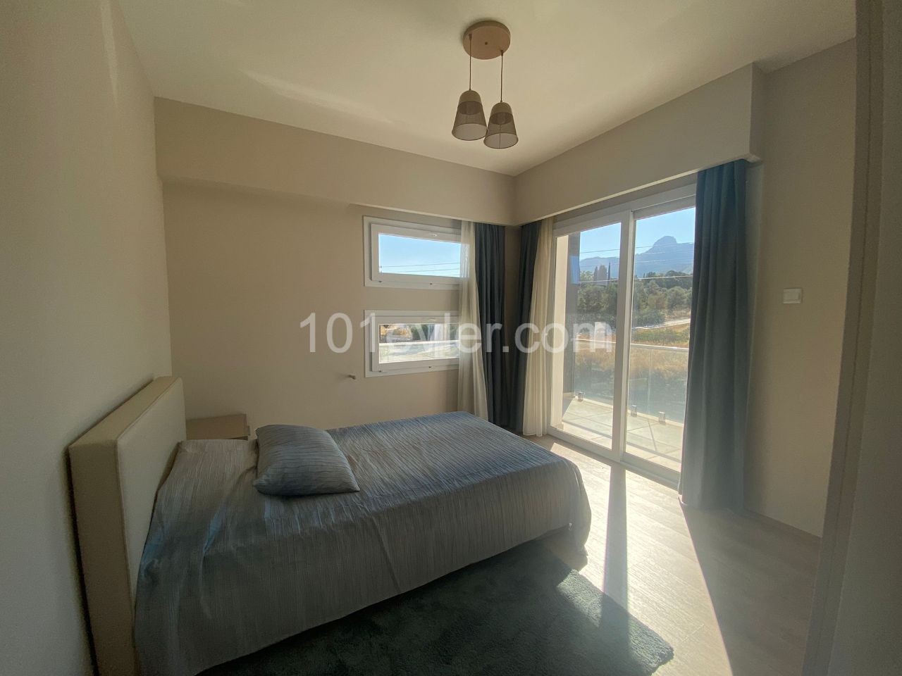 Villa mit Berg-und Meerblick zum Verkauf in Kyrenia Ozanköy ** 