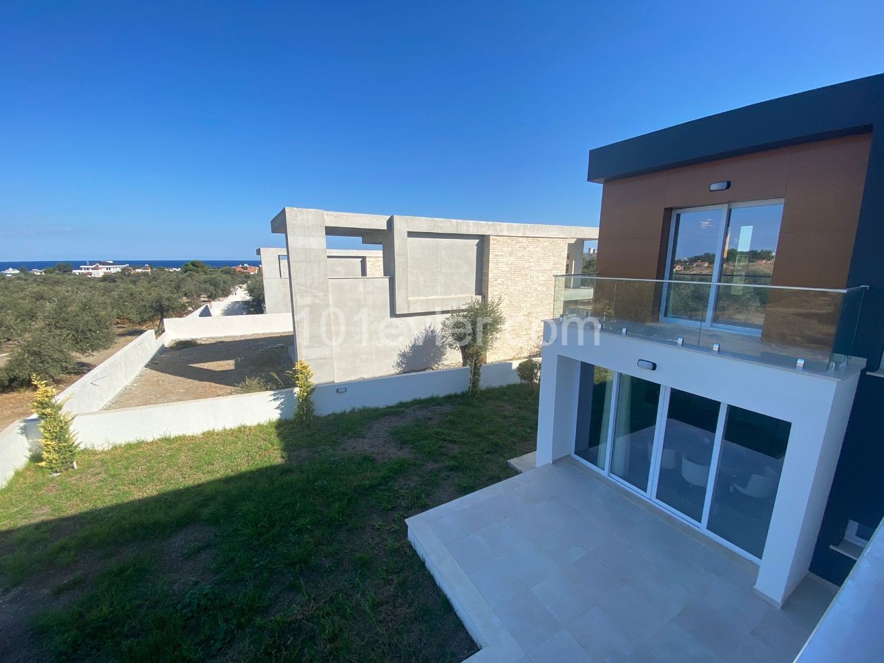 Villa mit Berg-und Meerblick zum Verkauf in Kyrenia Ozanköy ** 