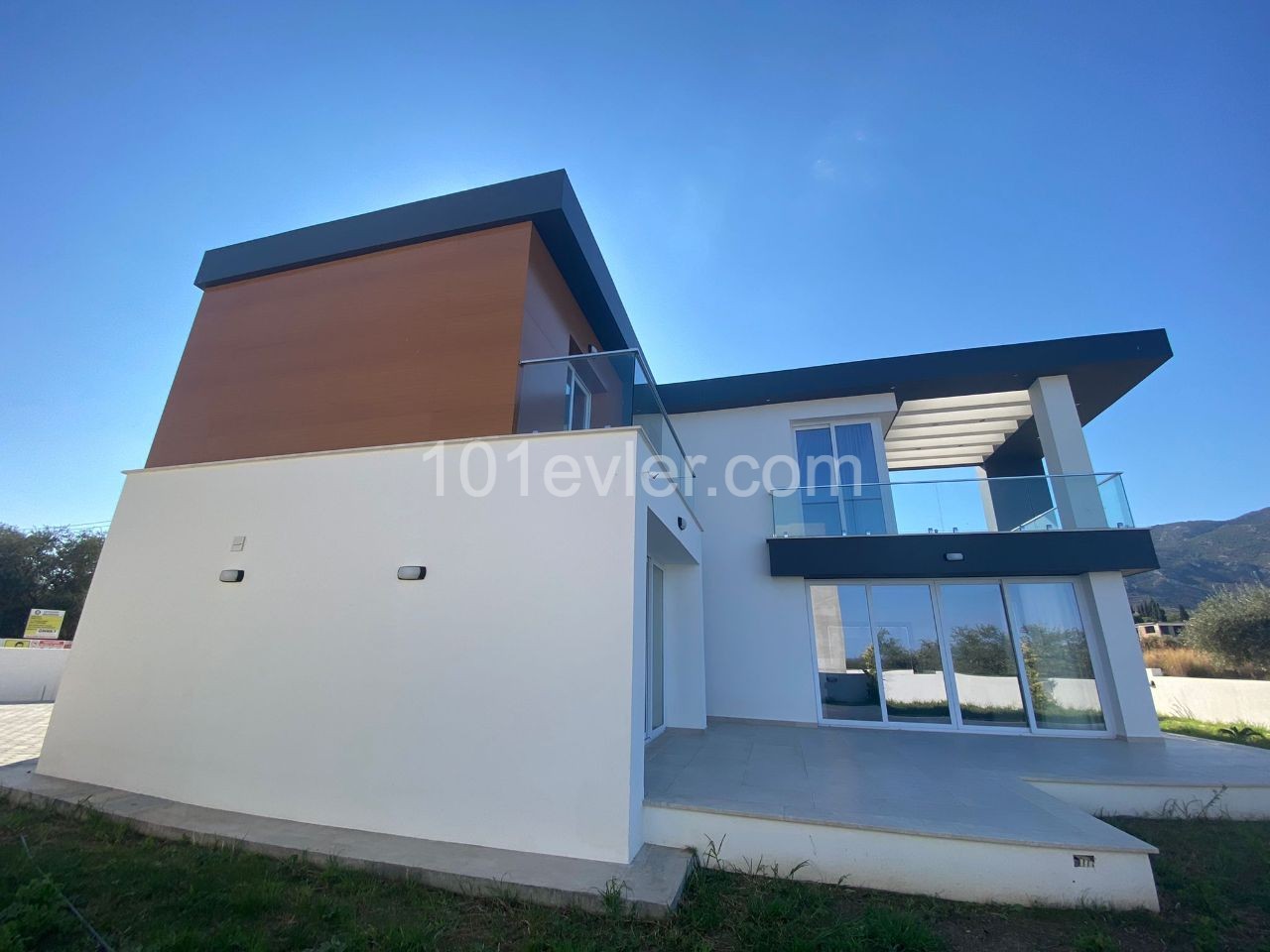 Mountain and Sea View Villa for Sale in Ozanköy, Kyrenia ** 