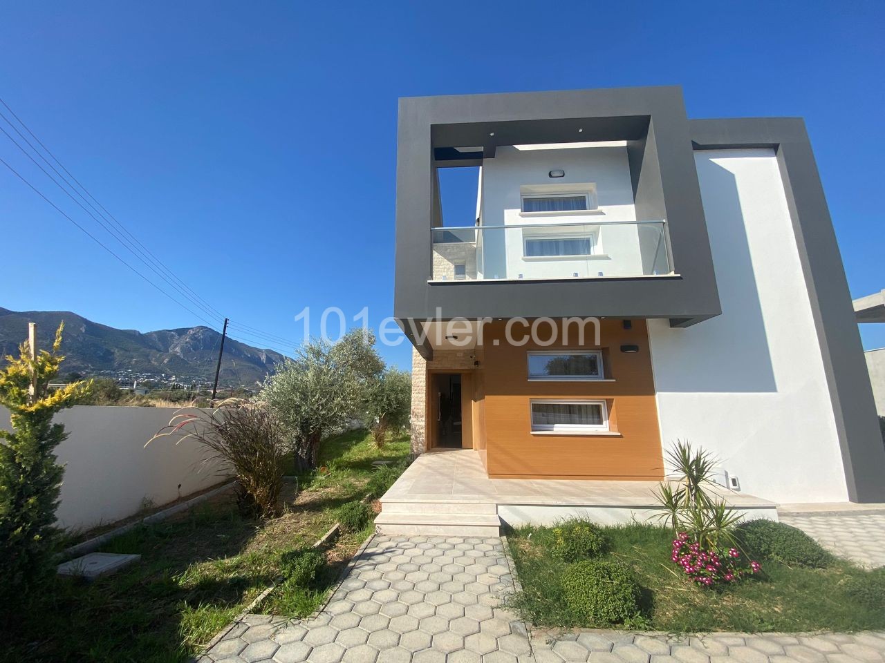 Mountain and Sea View Villa for Sale in Ozanköy, Kyrenia ** 