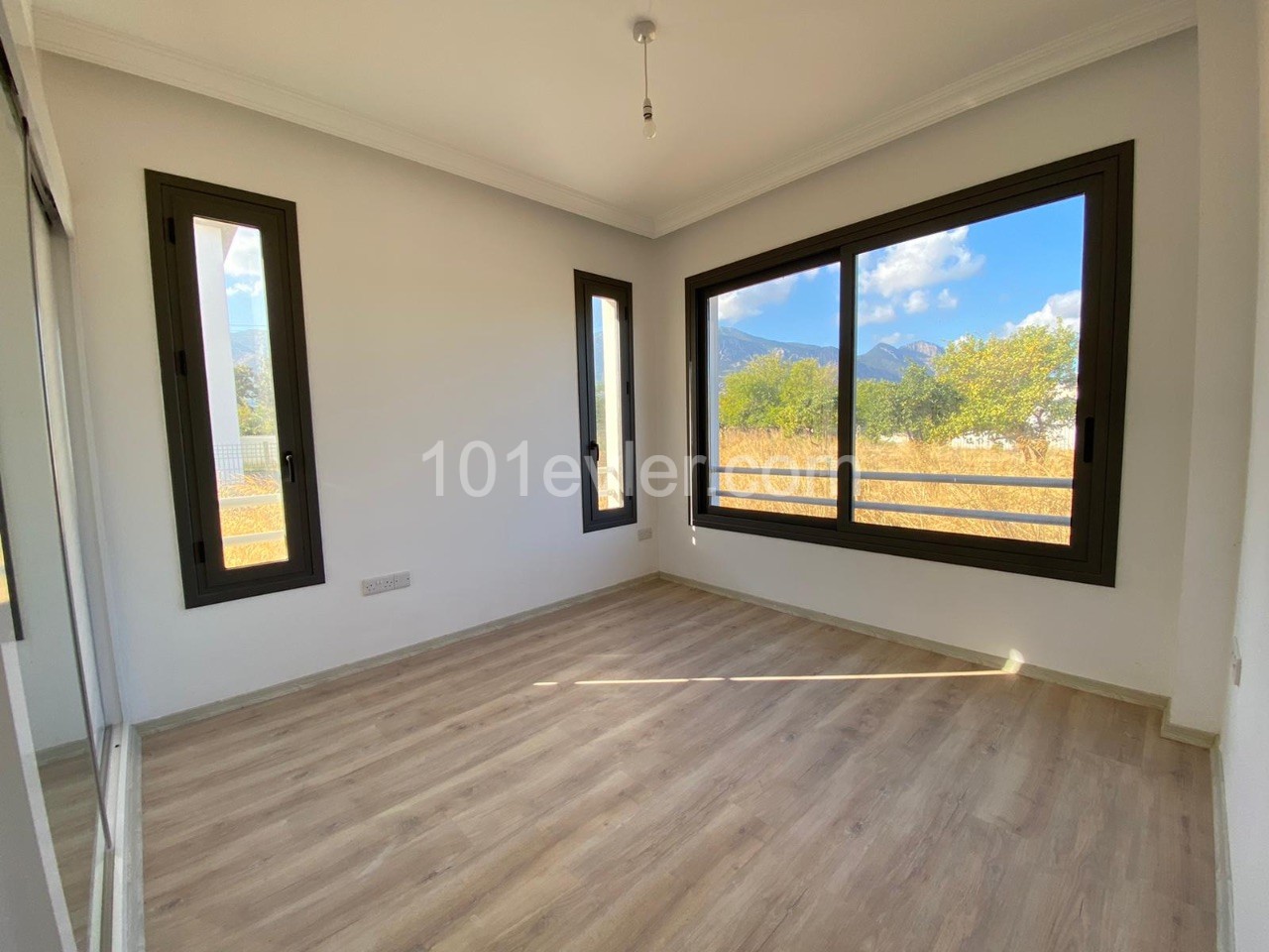 Cyprus Kyrenia Alsancak 2+1 Flats With Large Garden For Sale Within Walking Distance To The Sea ** 