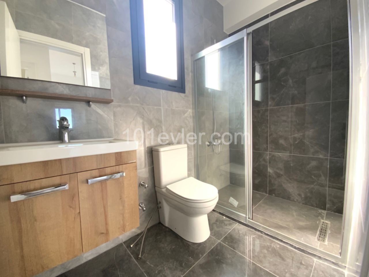 Sea and Mountain View Flat for Sale in Girne Ozanköy ** 