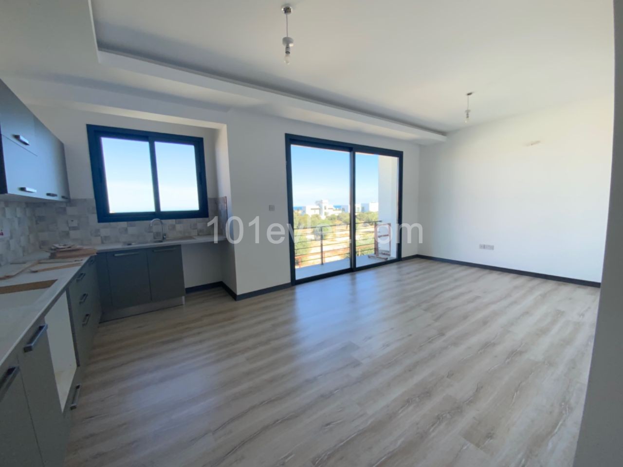 Sea and Mountain View Flat for Sale in Girne Ozanköy ** 