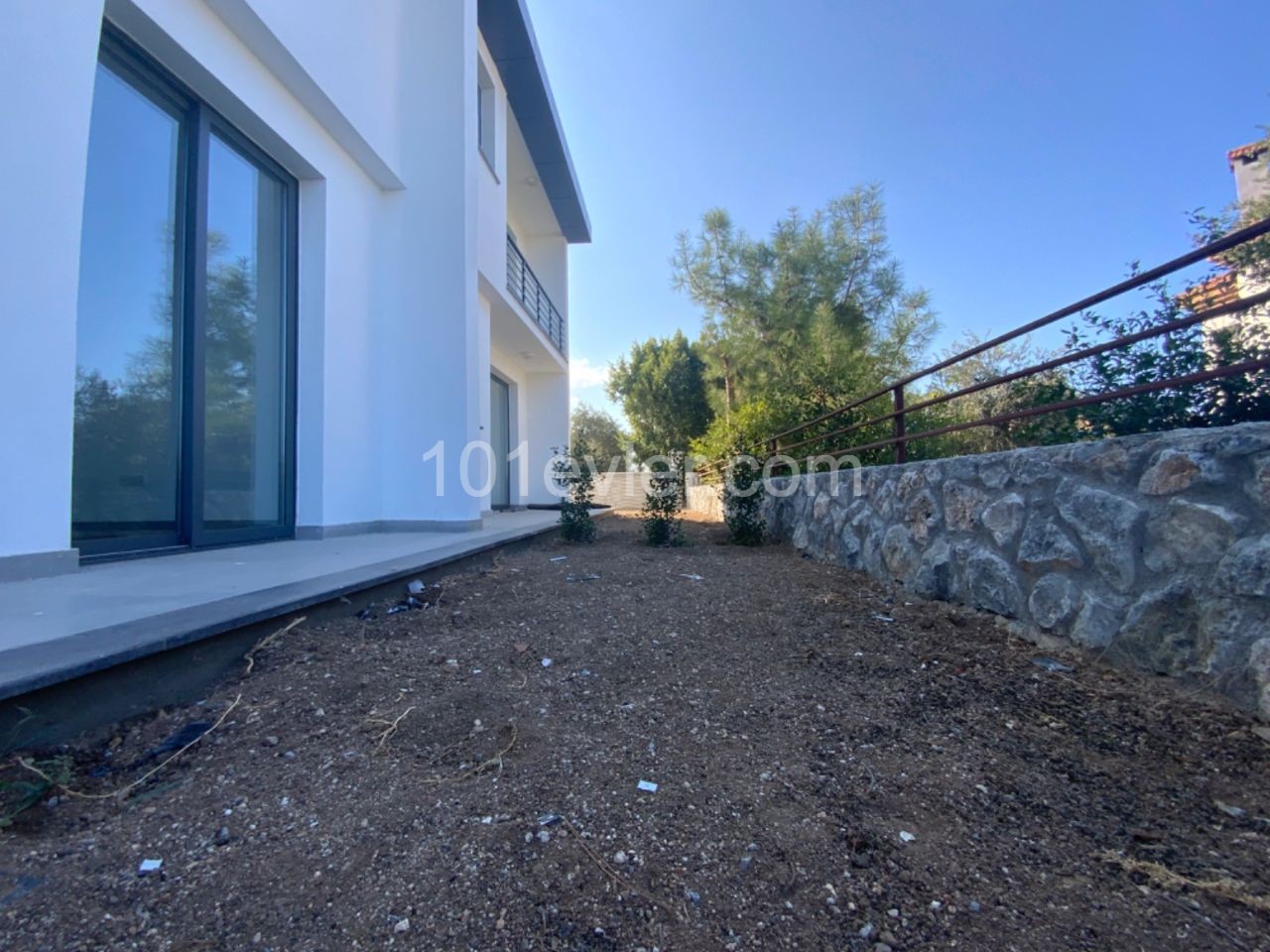 Sea and Mountain View Flat for Sale in Girne Ozanköy ** 