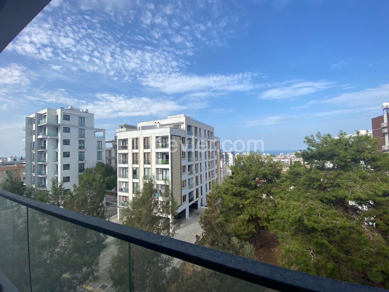 3+1 Wohnung zum Verkauf mit Blick auf die Berge und das Meer in einer herrlichen Lage in Zypern Kyrenia Zentrum ** 