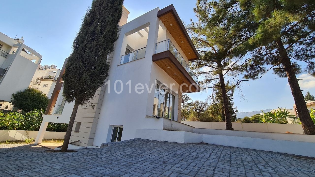 Villa zum Verkauf in Zypern Kyrenia Olivenhain ** 