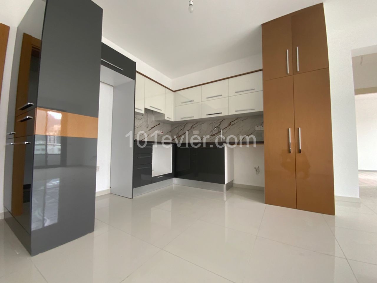 Cyprus Kyrenia Center 2+1 Flat For Sale ** 