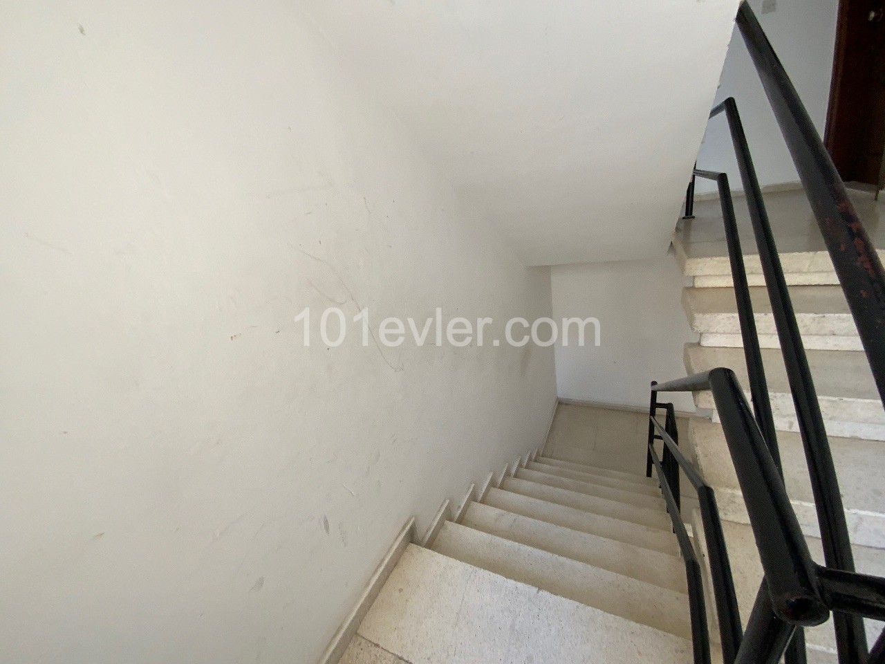 2+1 Flat for Sale in Girne Center ** 