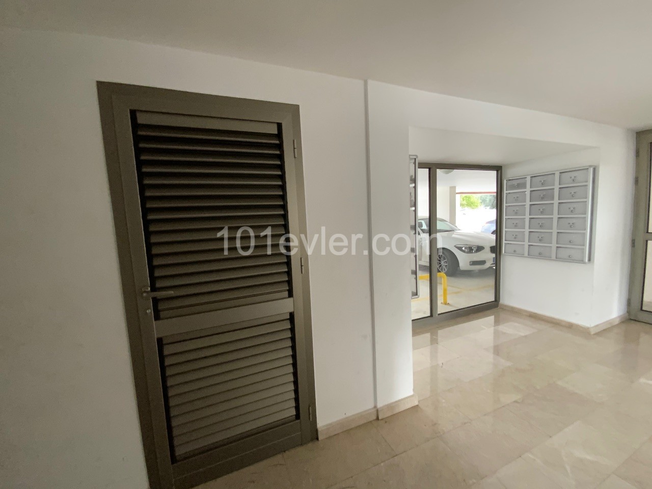 Flat For Sale in Yukarı Girne, Kyrenia