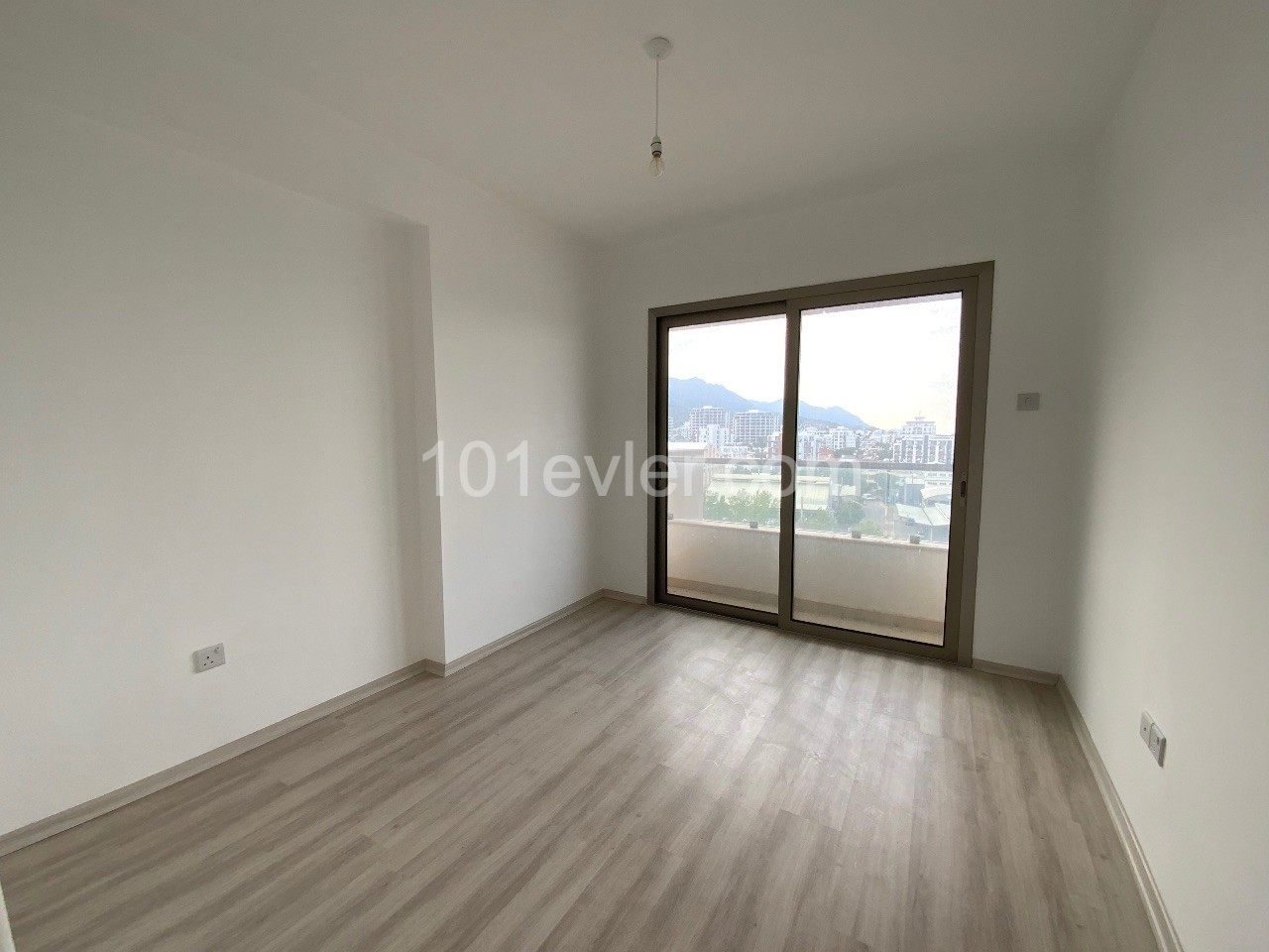 Flat For Sale in Yukarı Girne, Kyrenia