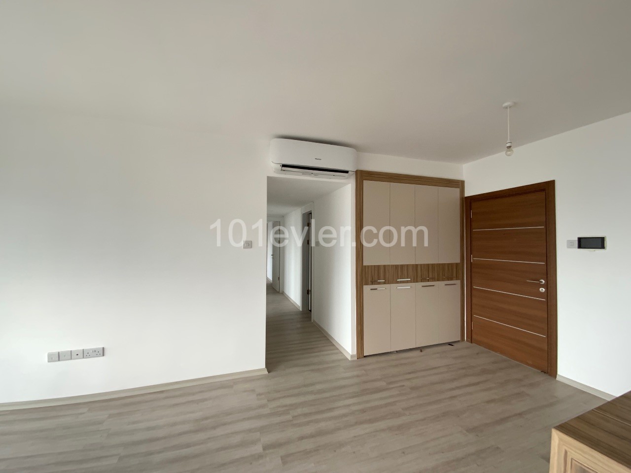 Flat For Sale in Yukarı Girne, Kyrenia