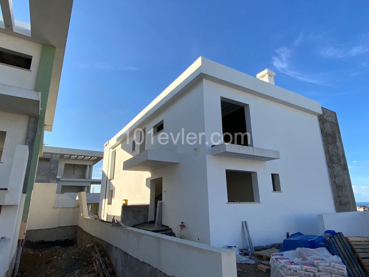 Girne Merkez Satılık Modern ve Lüx 4+1 Villa