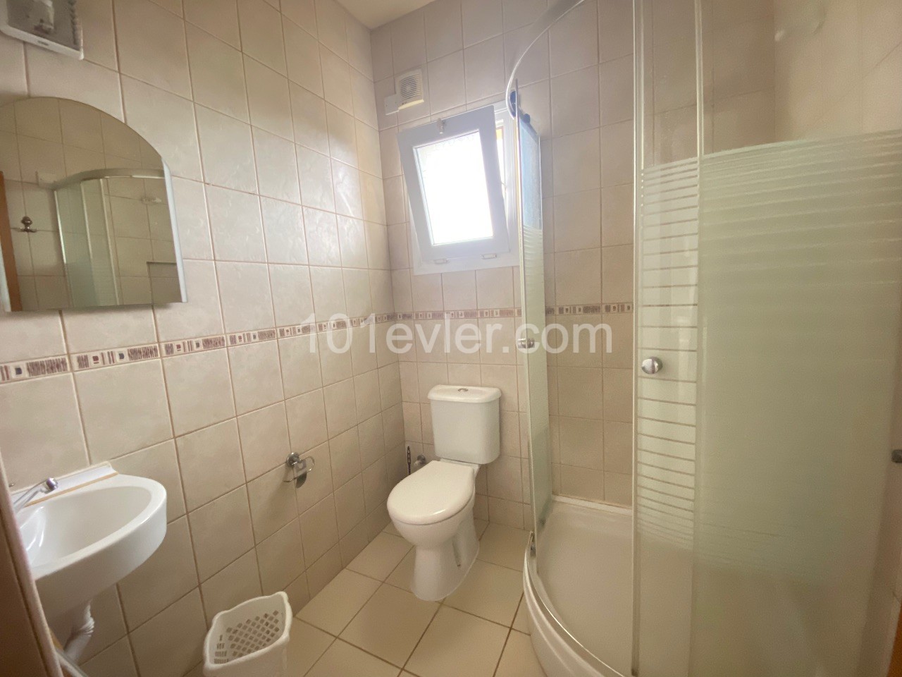 Flat To Rent in Edremit, Kyrenia